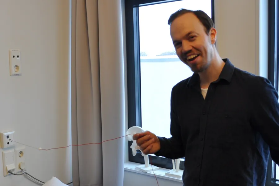 En person som spiller videospill