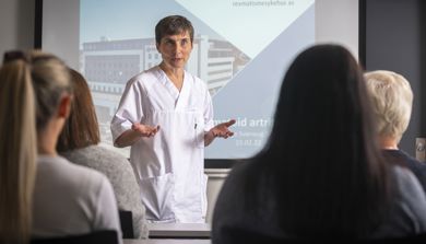 Bilde fra et av våre pasientkurs som viser gruppeundervisning
